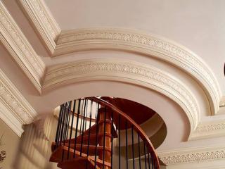 Cornices with polyurethane ornaments